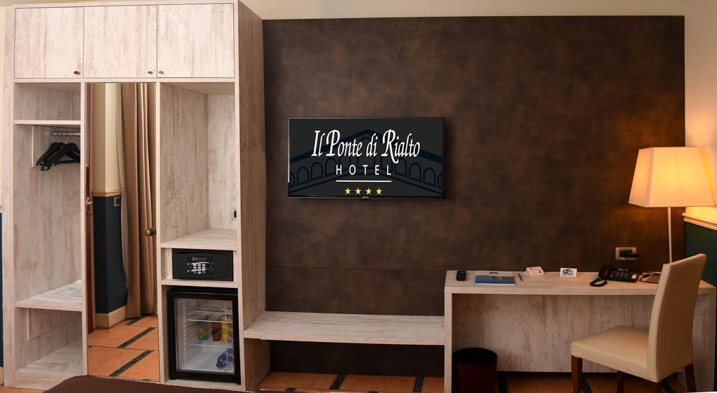 Hotel Ponte Di Rialto Крема Екстериор снимка