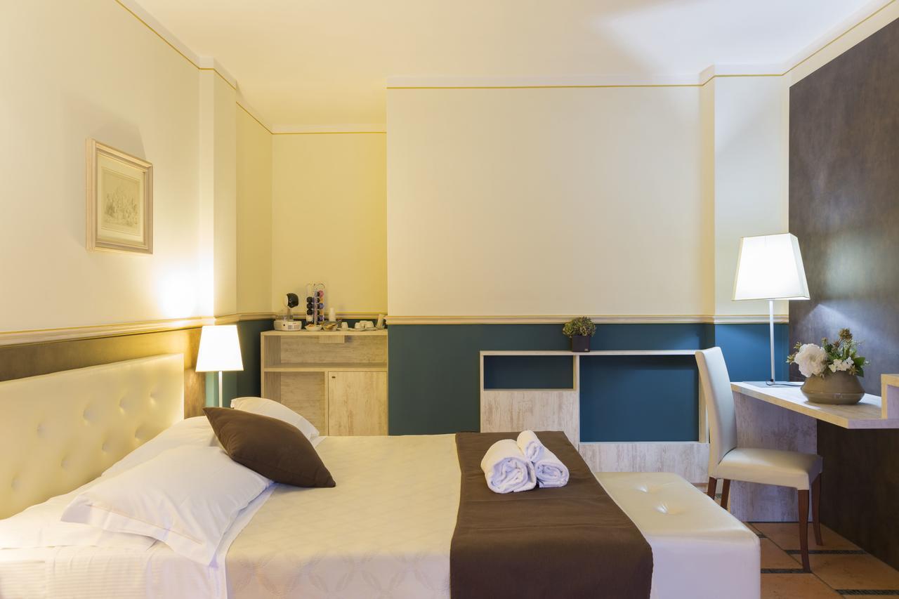 Hotel Ponte Di Rialto Крема Екстериор снимка