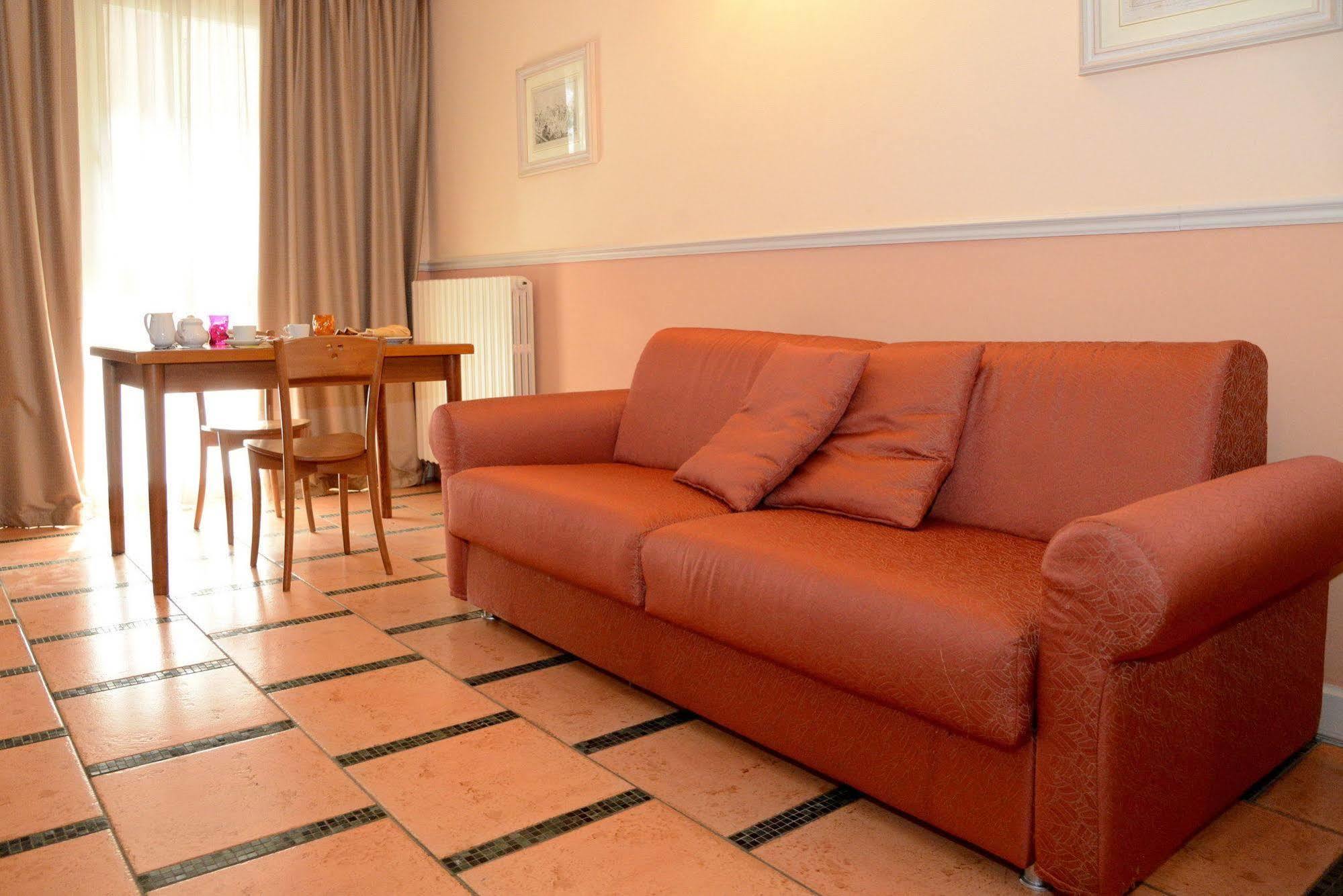 Hotel Ponte Di Rialto Крема Екстериор снимка